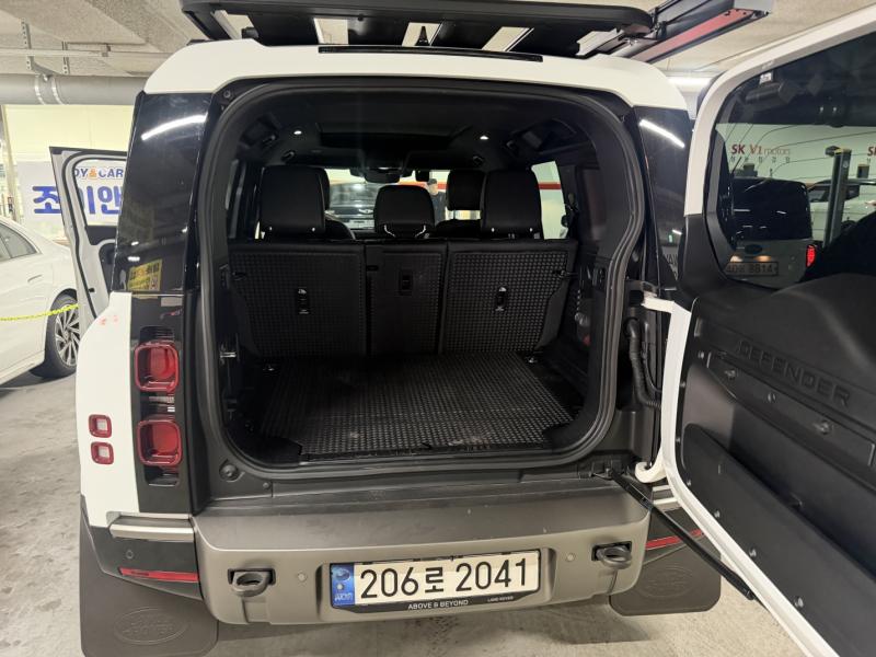 2022 Land Rover (L663) photo