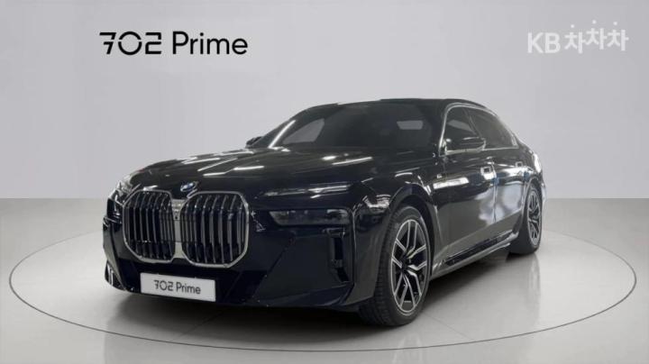 BMW i7 eDrive 50 — foto 1