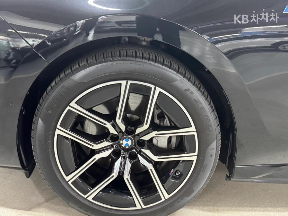 BMW i7 — miniaturë 18