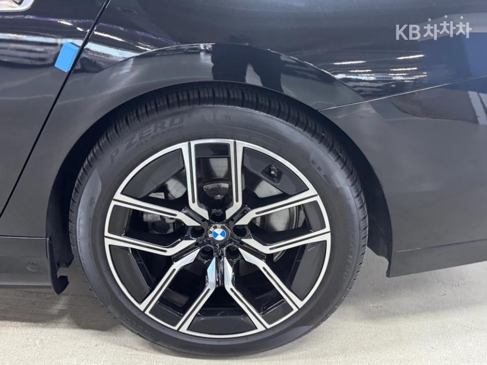 BMW i7 — miniaturë 19