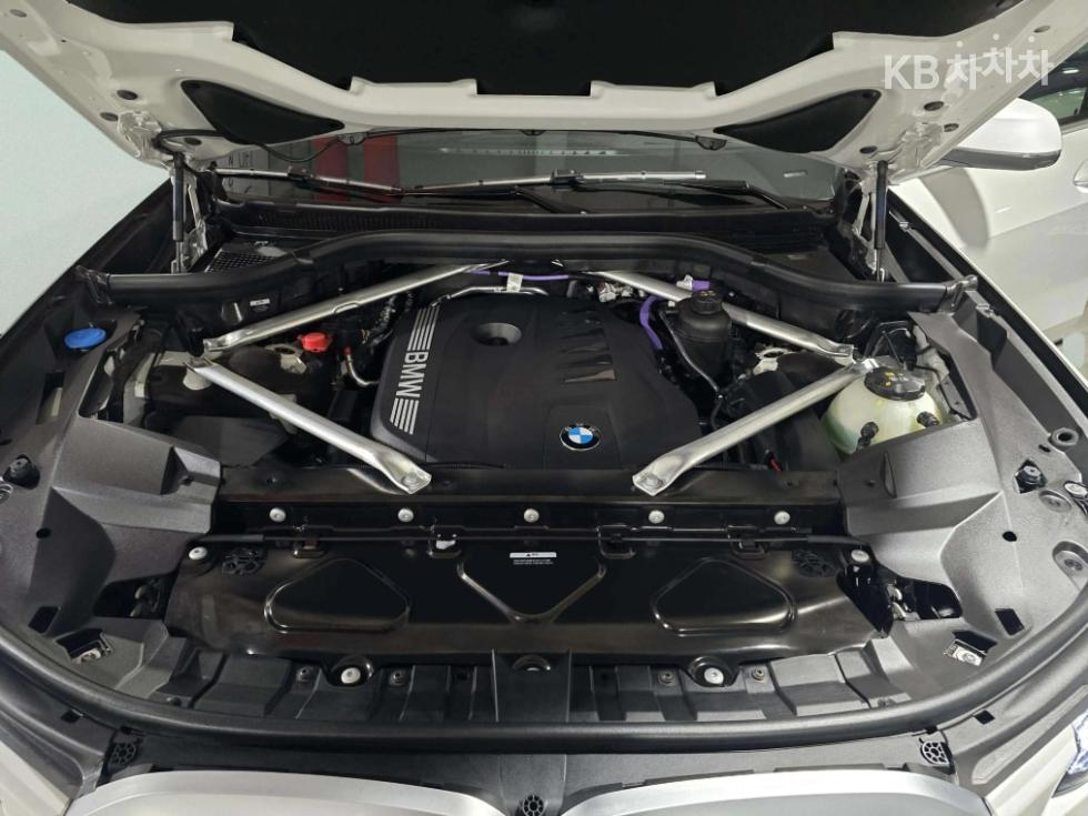 BMW X7 — miniaturë 6