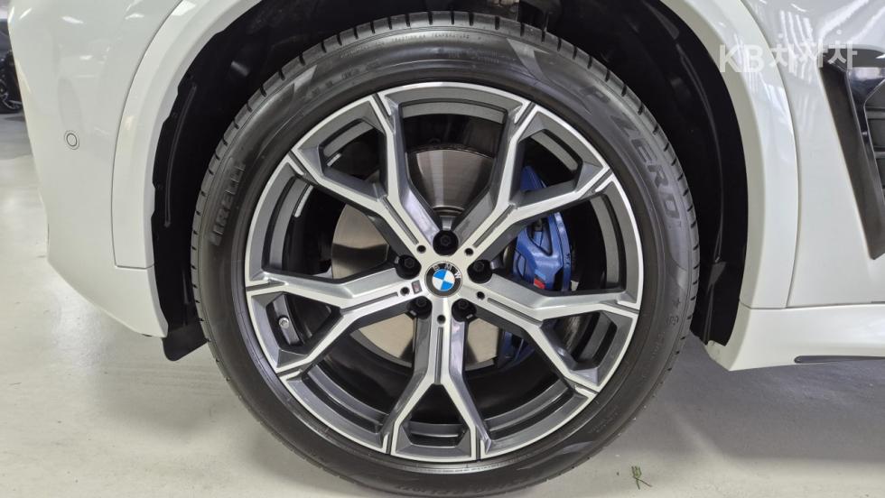 BMW X5 — miniaturë 5