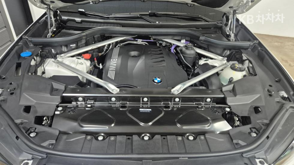 BMW X5 — miniaturë 6