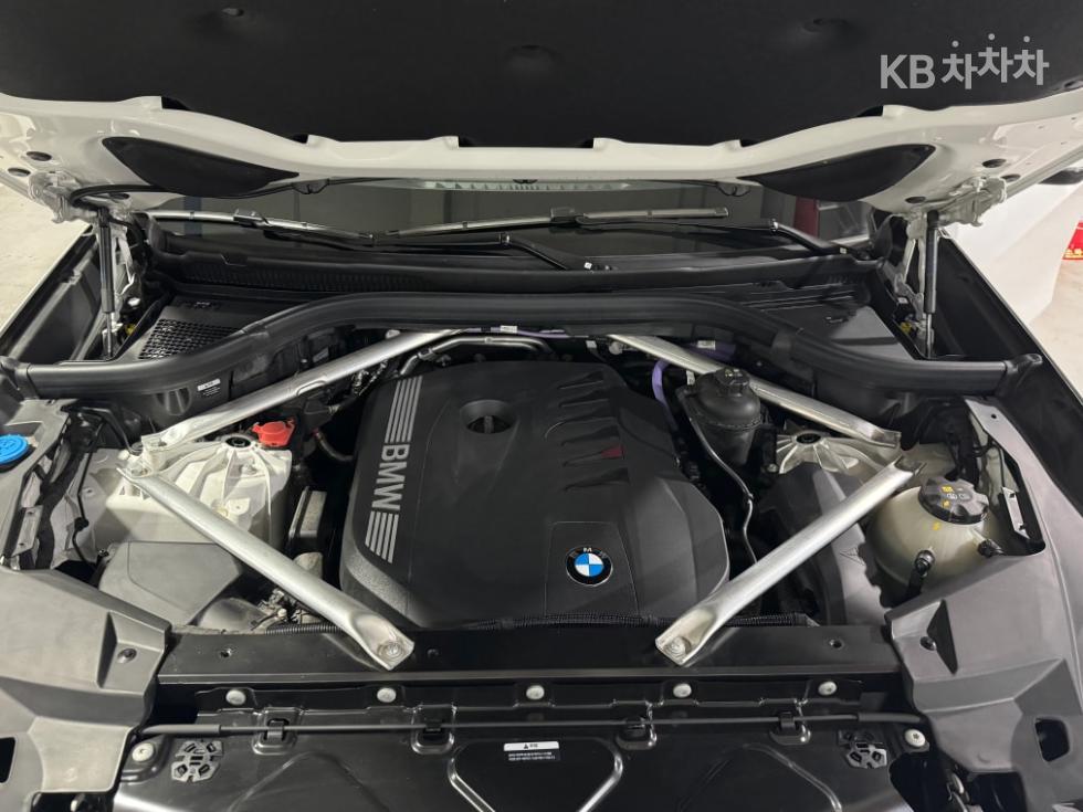 BMW X5 — miniaturë 6