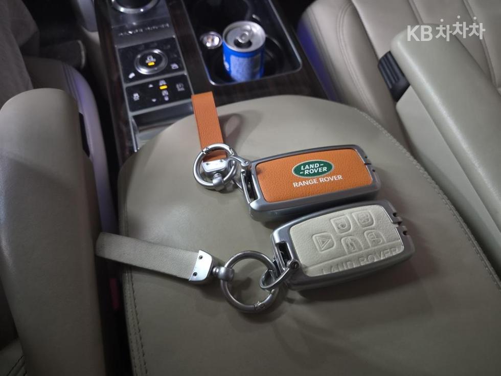Land Rover Range Rover — miniaturë 7