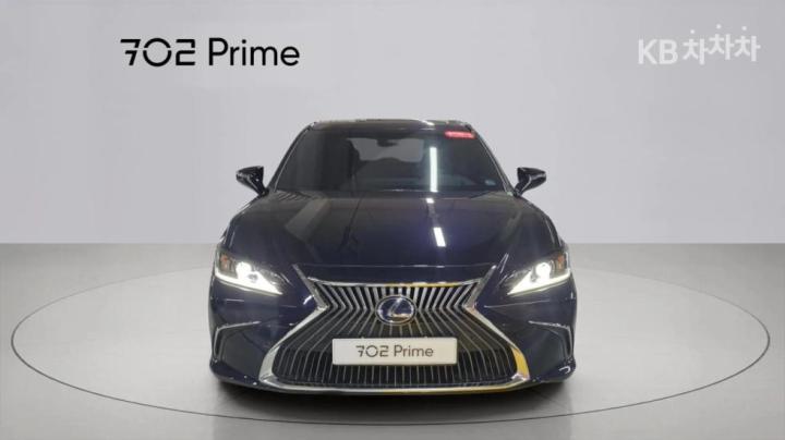 Lexus Es 300H 2021 photo 3