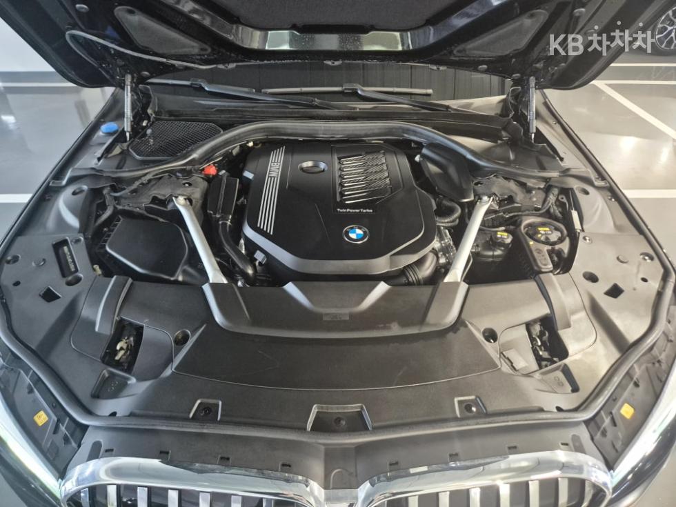 2021 BMW BMW 7 (G11) photo