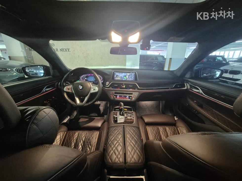 2021 BMW BMW 7 (G11) photo