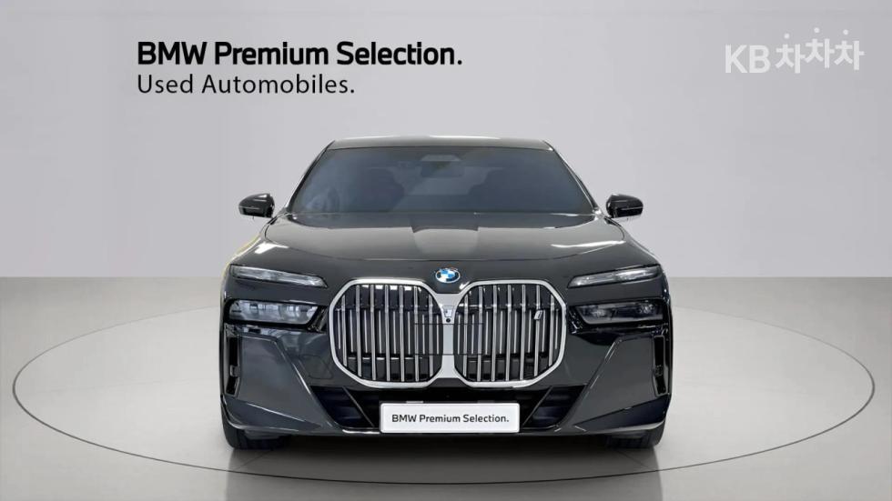 BMW i7 — miniaturë 4