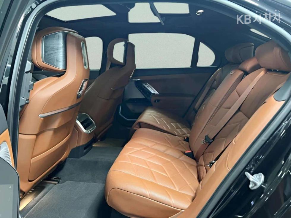 BMW i7 — miniaturë 5