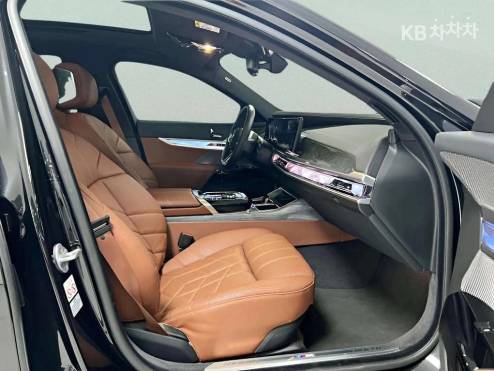 BMW i7 — miniaturë 6