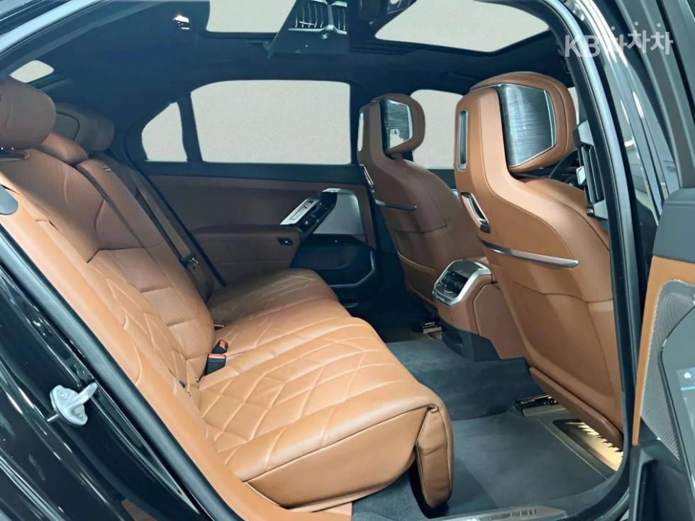 BMW i7 — miniaturë 7