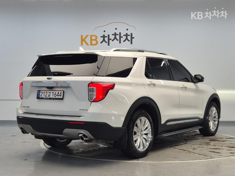 Ford Explorer — miniaturë 3