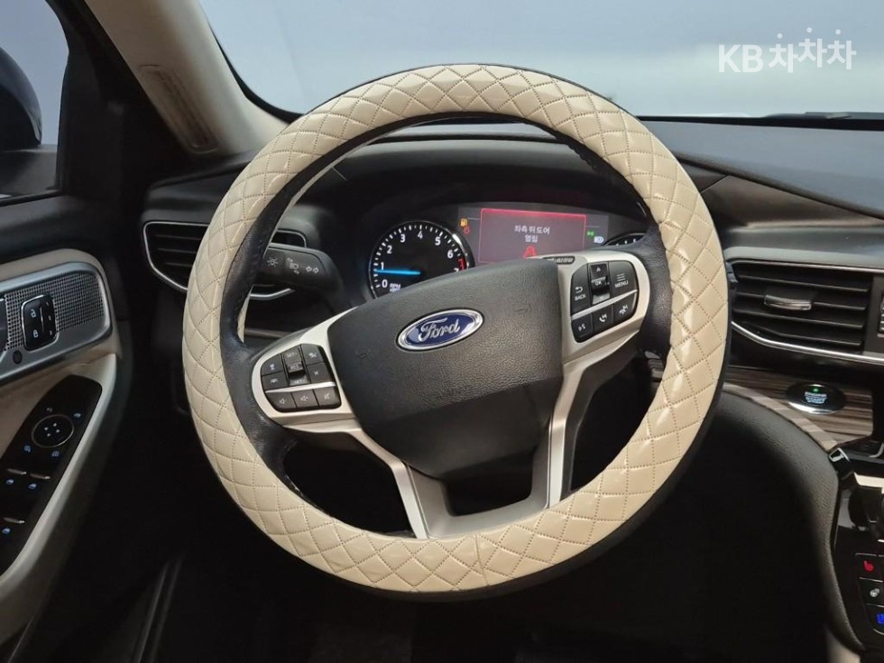 Ford Explorer — miniaturë 9