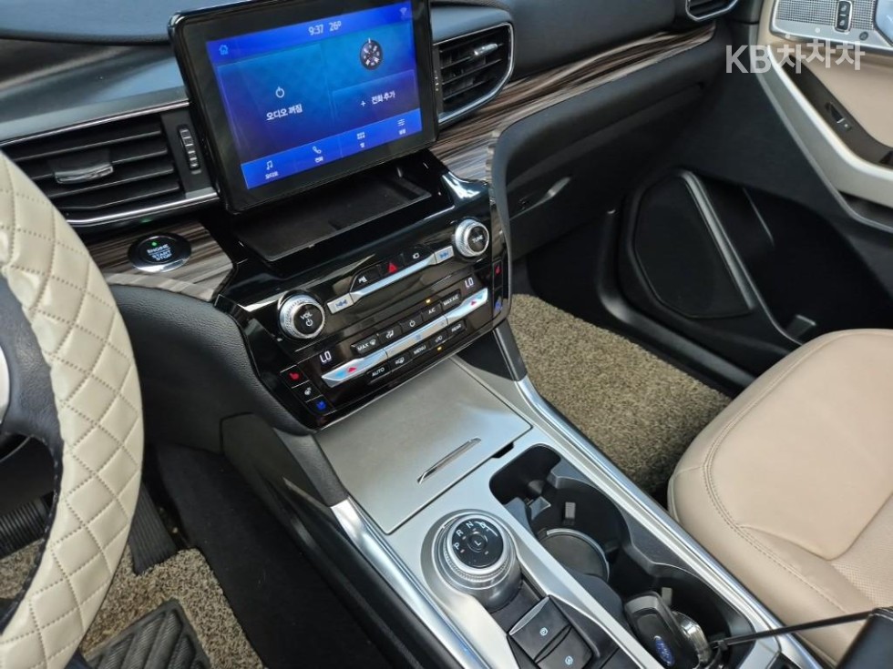 Ford Explorer — miniaturë 10