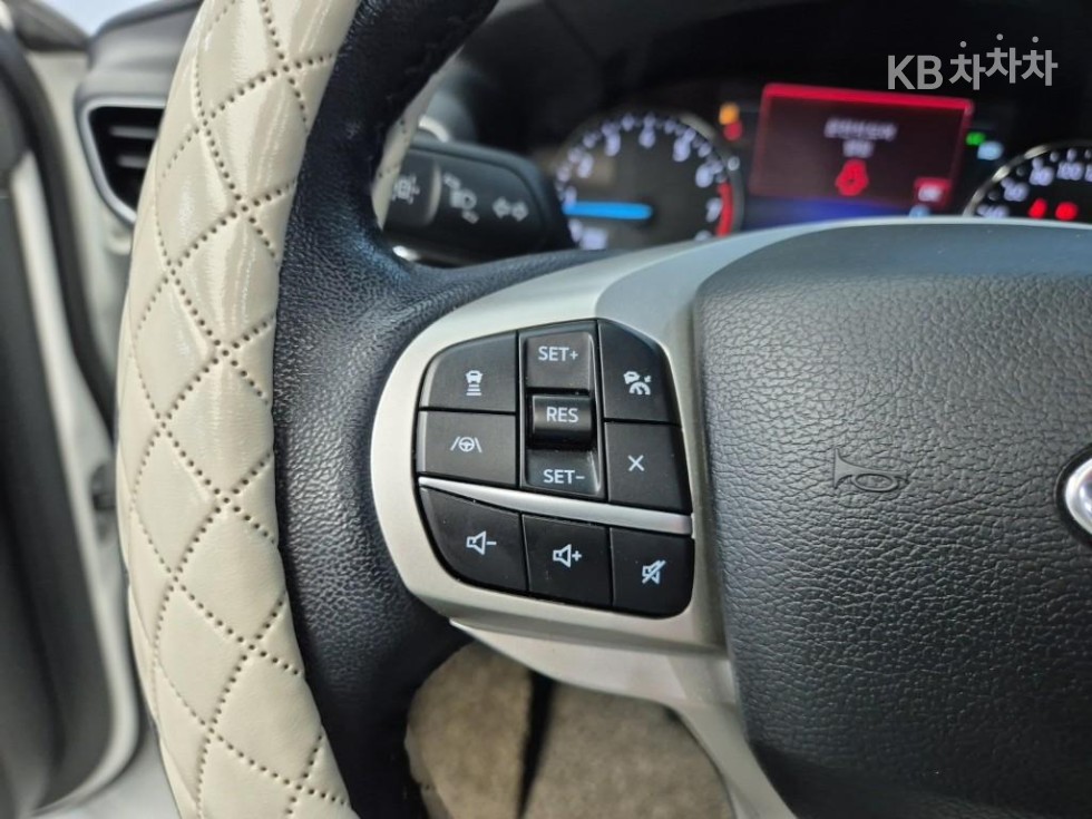 Ford Explorer — miniaturë 15