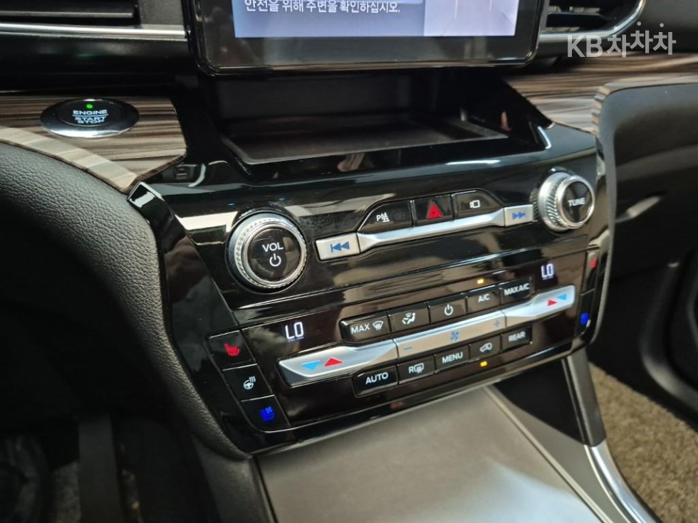 Ford Explorer — miniaturë 16