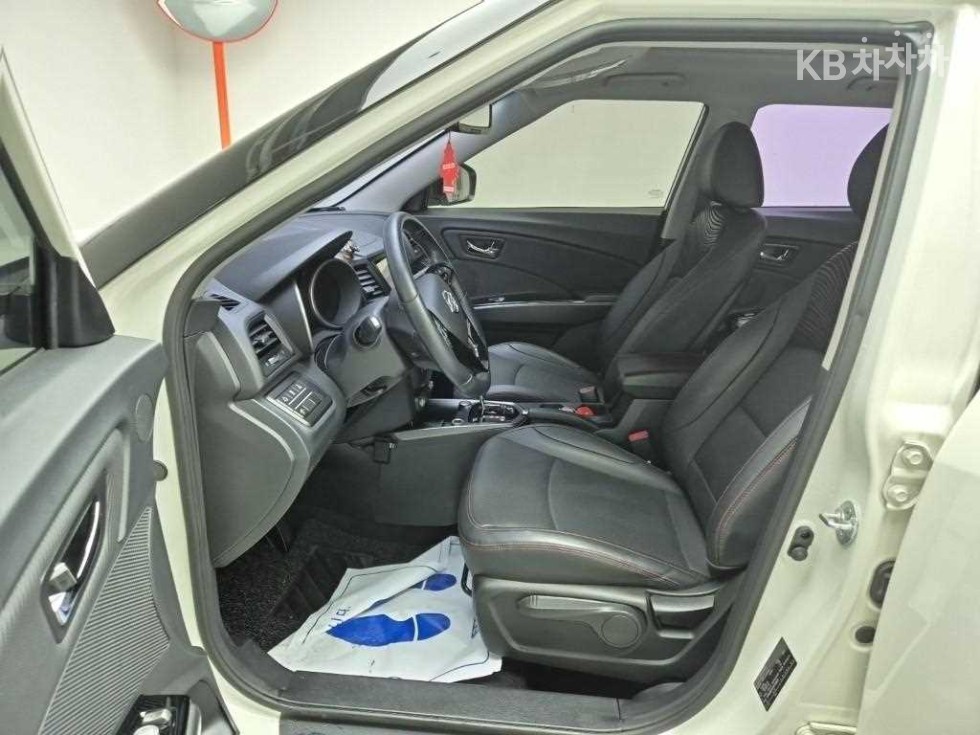 SsangYong Tivoli — miniaturë 11