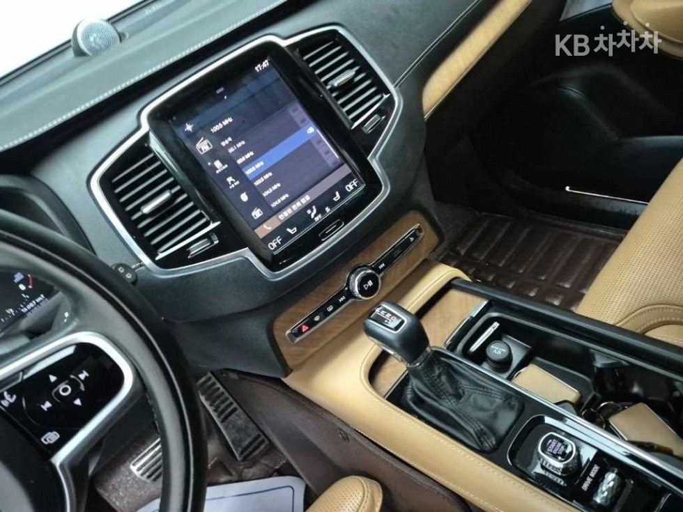 Volvo XC90 — miniaturë 10