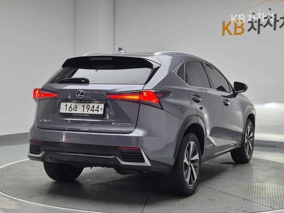 Lexus NX — miniaturë 3