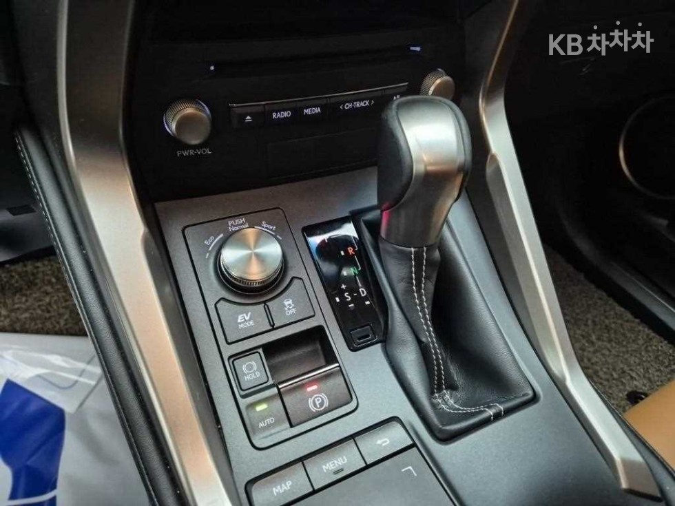 Lexus NX — miniaturë 8