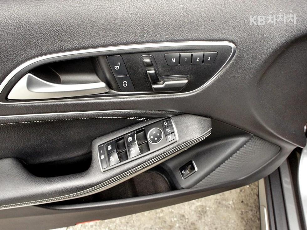 Mercedes-Benz GLA-klasse — miniaturë 12