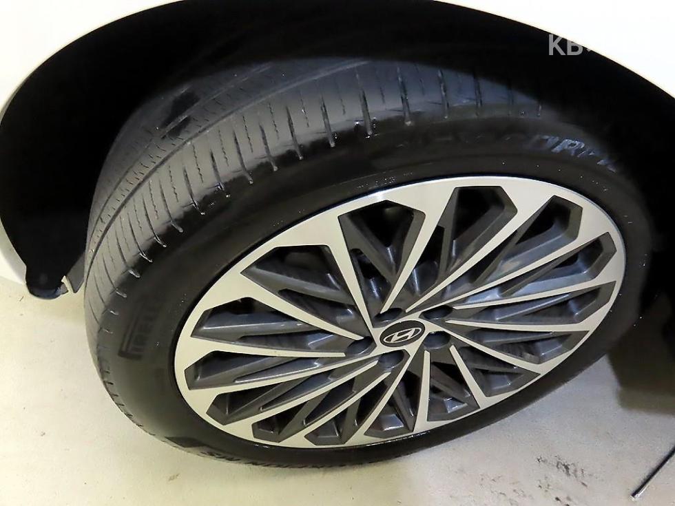 2025 Hyundai Used Car photo