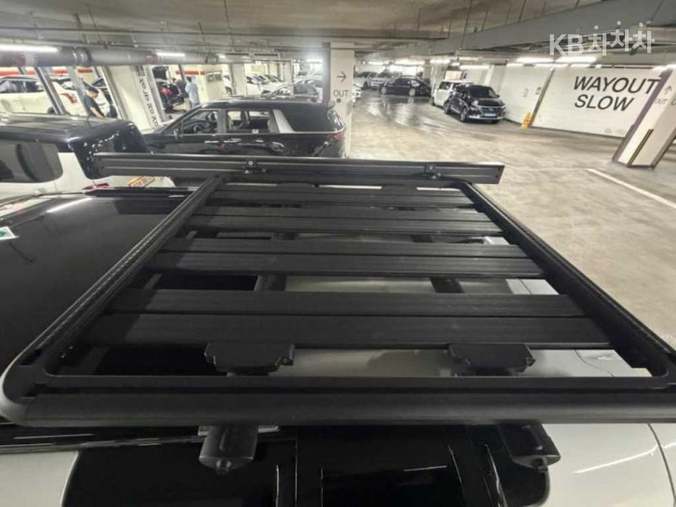 2022 Land Rover (L663) photo