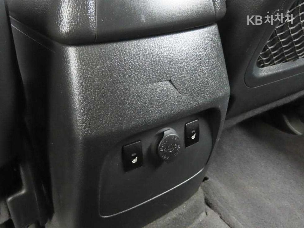 Kia Sorento — miniaturë 16