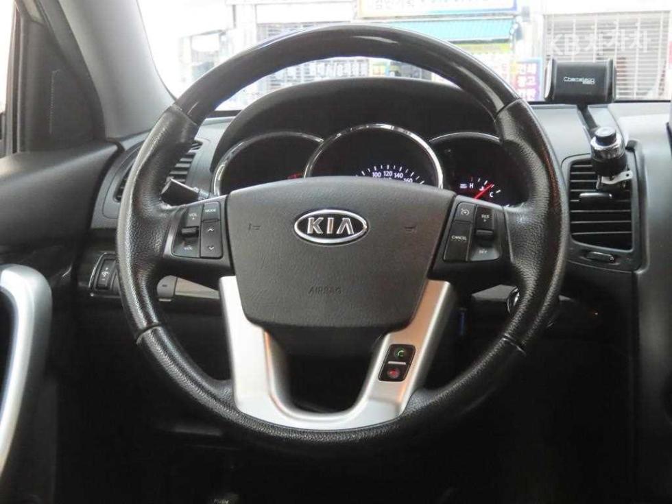 Kia Sorento — miniaturë 18