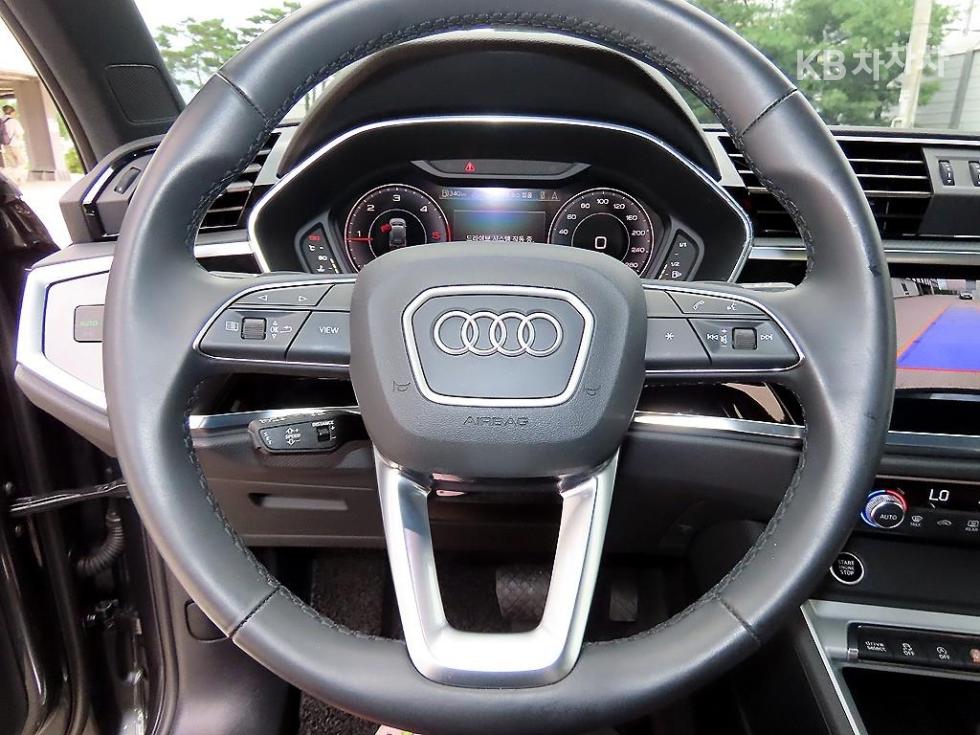 2022 Audi The New Q3(F3) photo