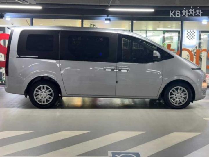 Hyundai Staria — miniaturë 3
