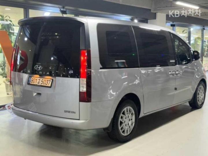 Hyundai Staria — miniaturë 4