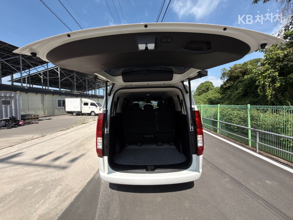Hyundai Staria — miniaturë 7