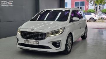 Kia Carnival 9  seats 2.2  diesel  luxury — foto 1