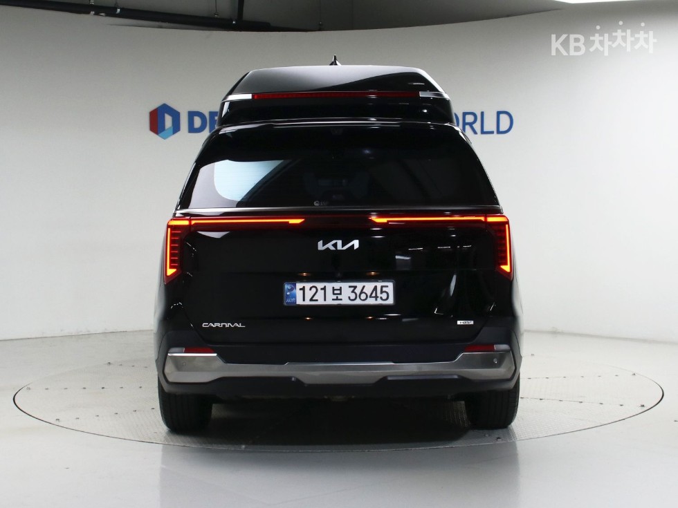 Kia Carnival — miniaturë 4