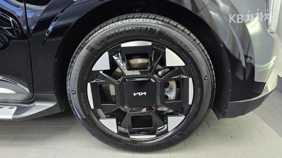 Kia Carnival — miniaturë 9
