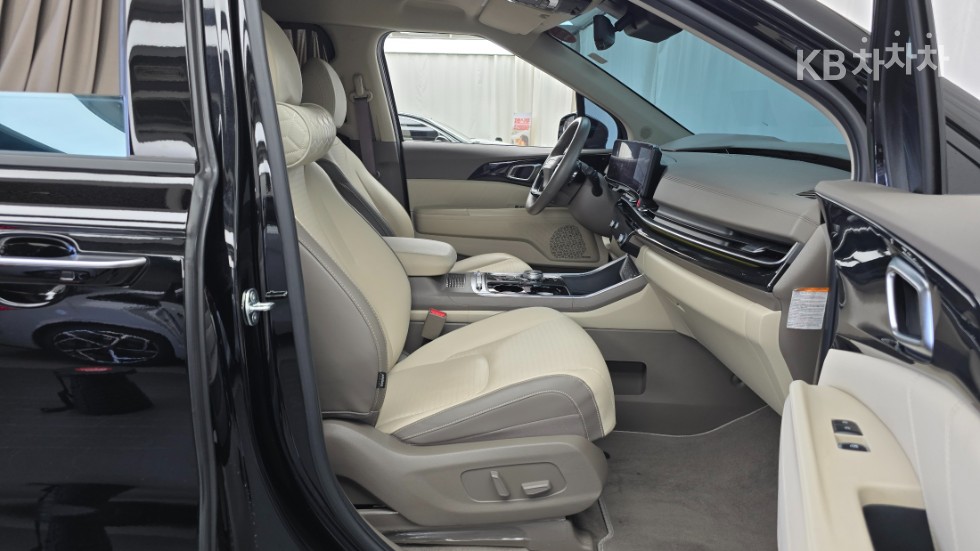 Kia Carnival — miniaturë 22