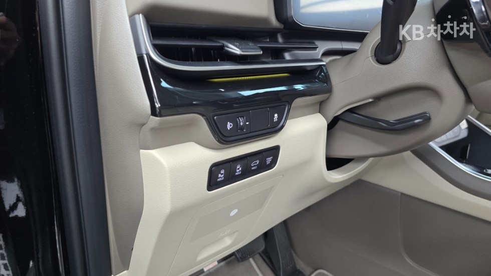 Kia Carnival — miniaturë 23