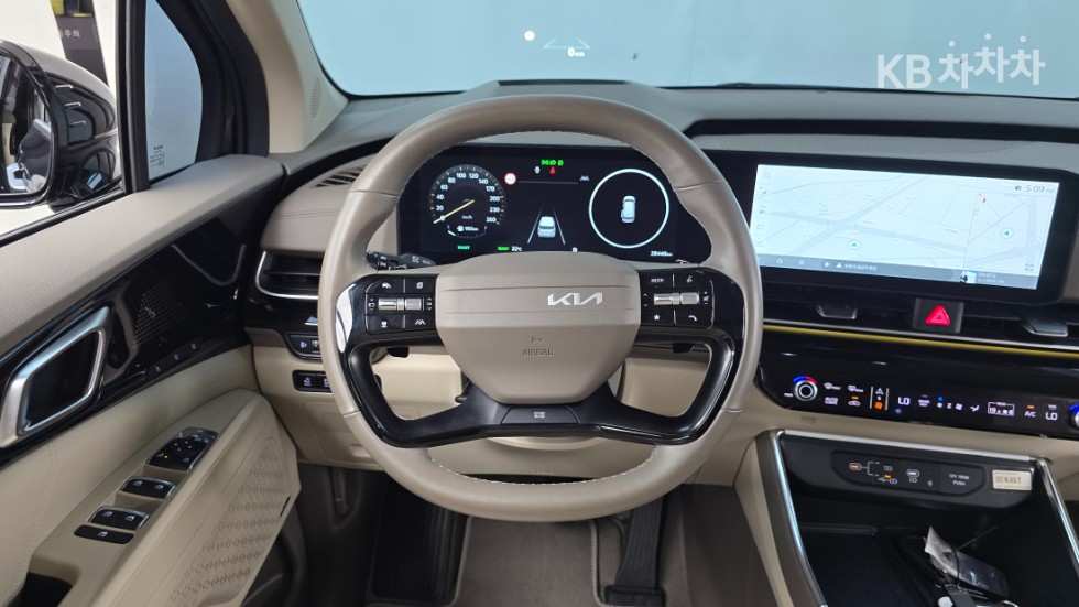 Kia Carnival — miniaturë 5