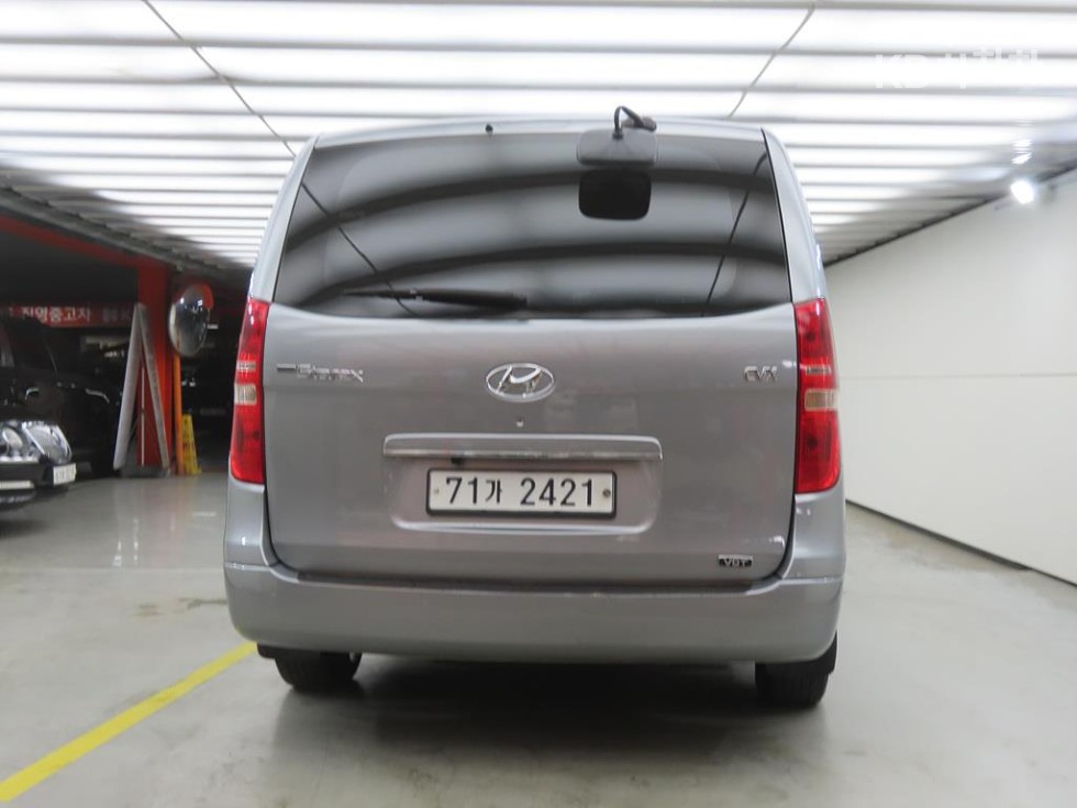 Hyundai Starex — miniaturë 3