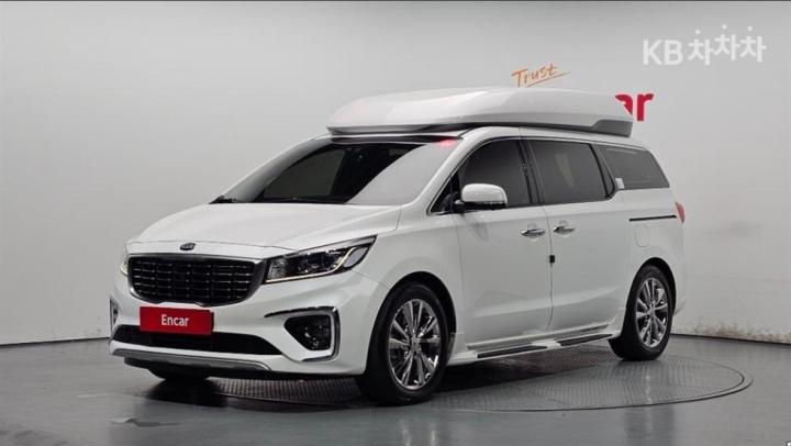Kia Carnival 9-Seater Hi-Limousine Noblesse Special — foto 1