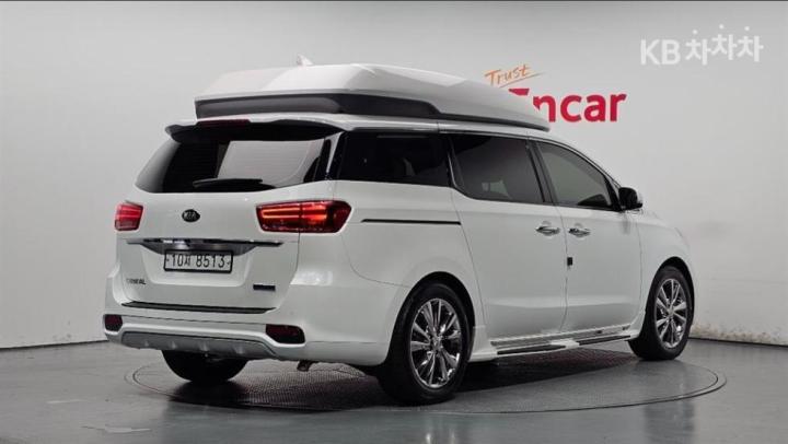 Kia Carnival — miniaturë 2