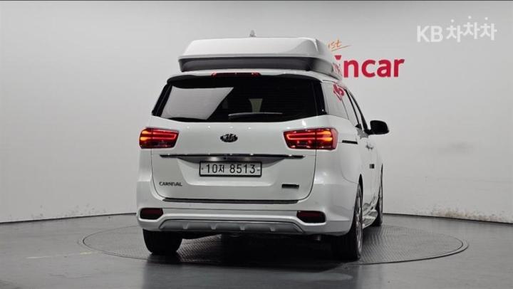 Kia Carnival — miniaturë 4