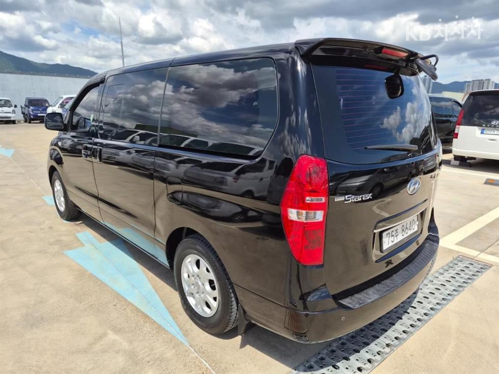 Hyundai Starex — miniaturë 3