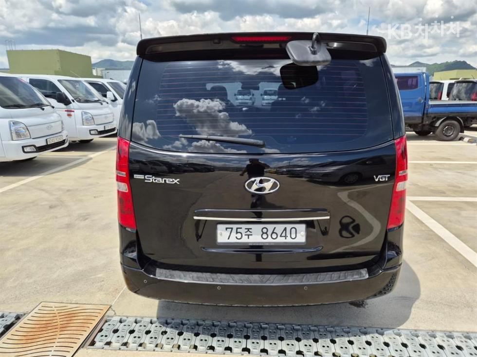 Hyundai Starex — miniaturë 4