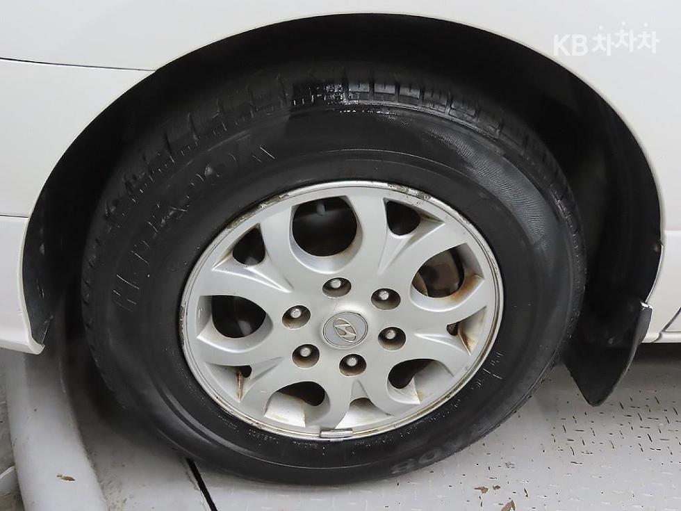 Hyundai Starex — miniaturë 5