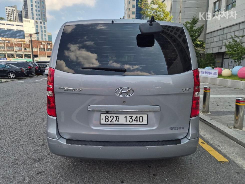 Hyundai Starex — miniaturë 3