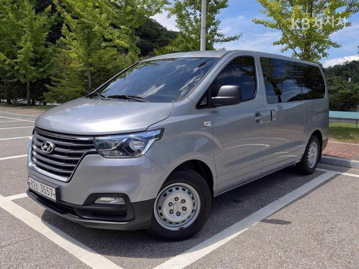 Hyundai Starex van 5  seats  style — foto 1