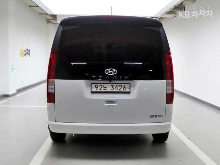 Hyundai Staria — miniaturë 3